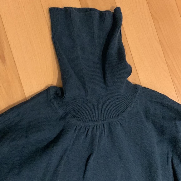 ✏️MAKE AN OFFER Thyme Maternity Women’s Teal Turtleneck - size L - Picture 2 of 15